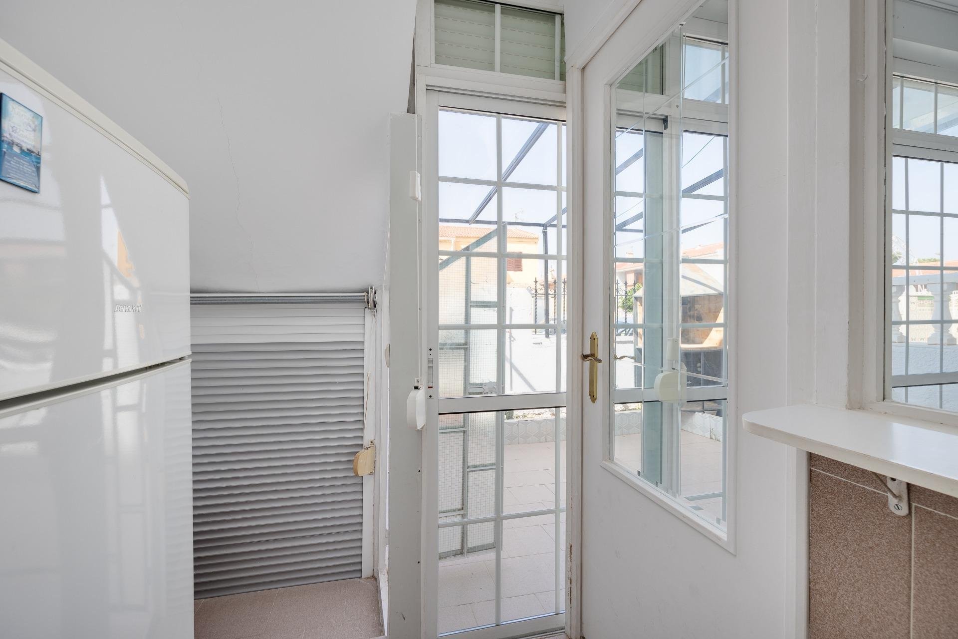 Resale - Bungalow Planta Baja - Torrevieja - Playa de los Naufragos