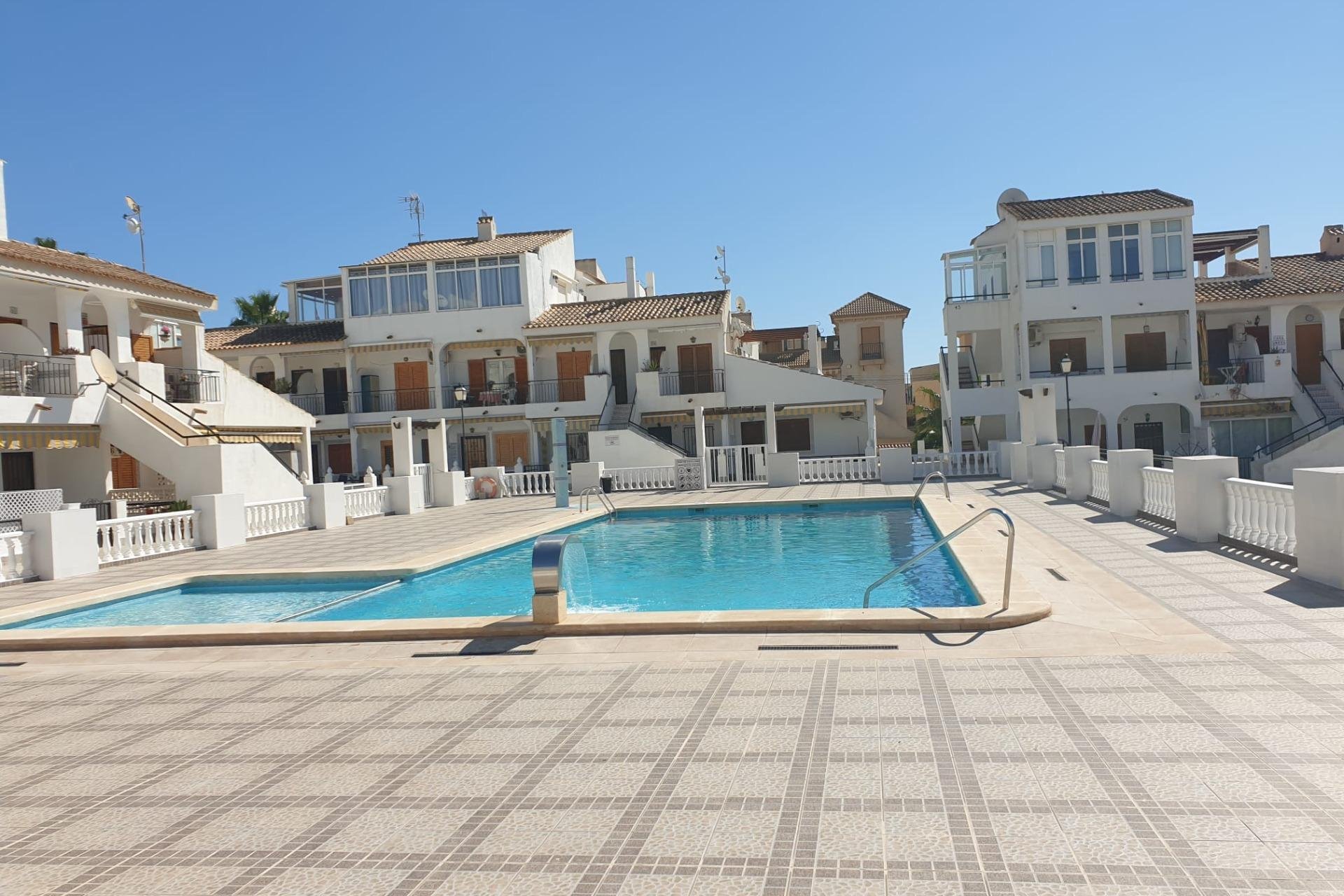 Resale - Bungalow Planta Baja - Torrevieja - Rosaleda-los frutales