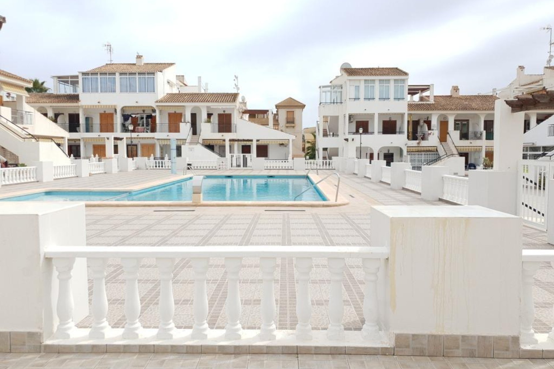 Resale - Bungalow Planta Baja - Torrevieja - Rosaleda-los frutales