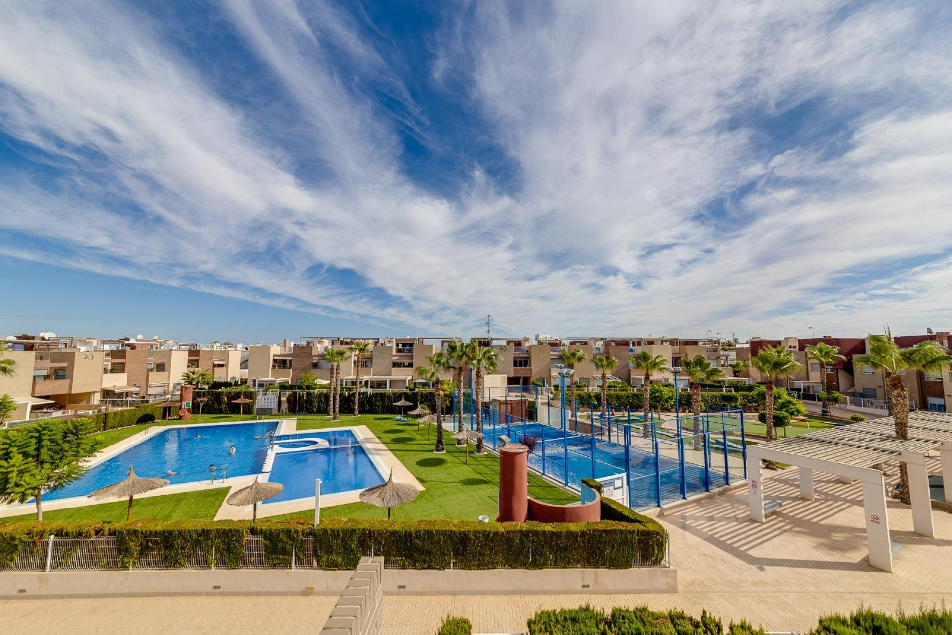 Resale - Bungalow Planta Baja - Torrevieja - Sector 25