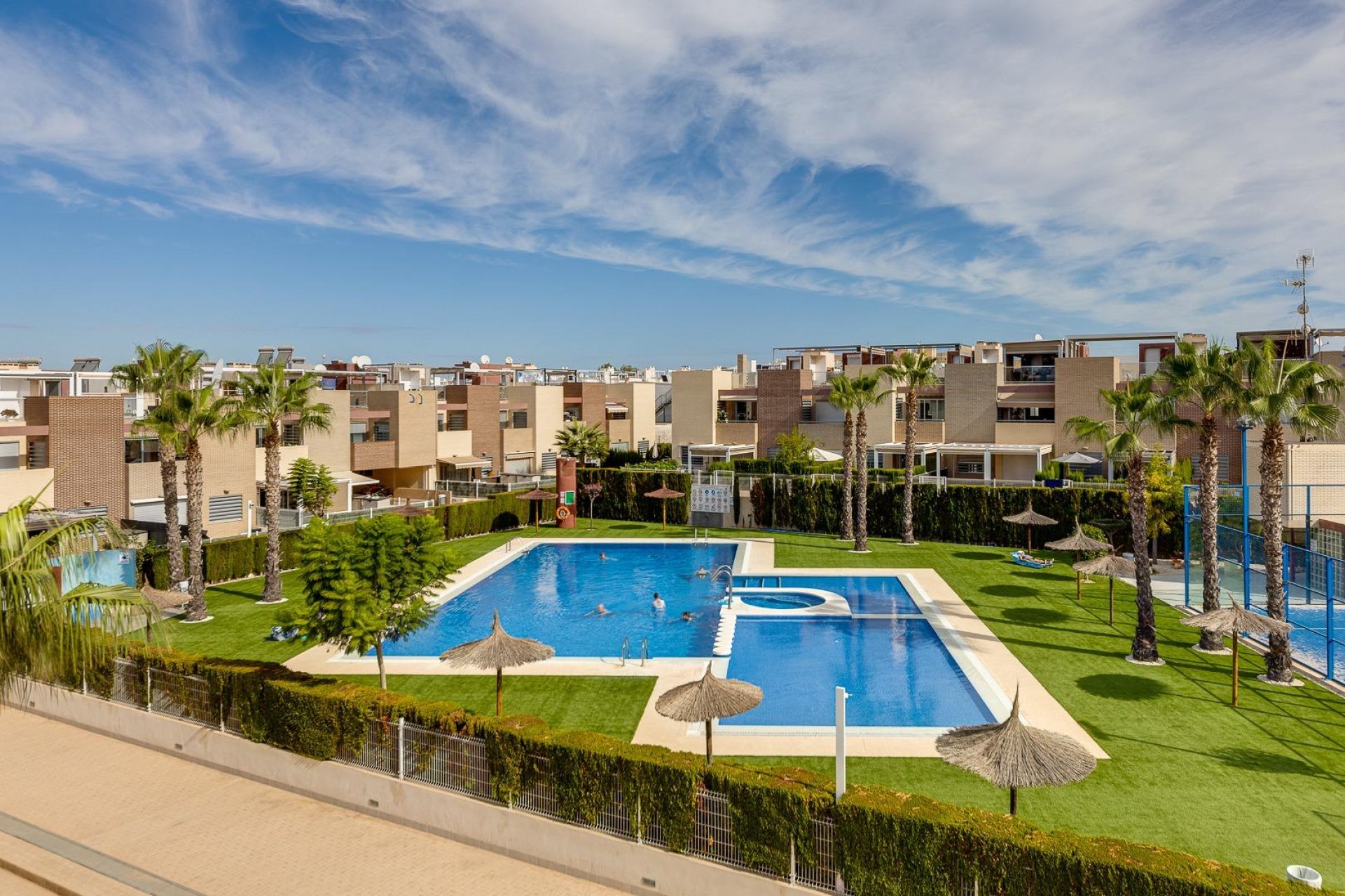 Resale - Bungalow Planta Baja - Torrevieja - Sector 25