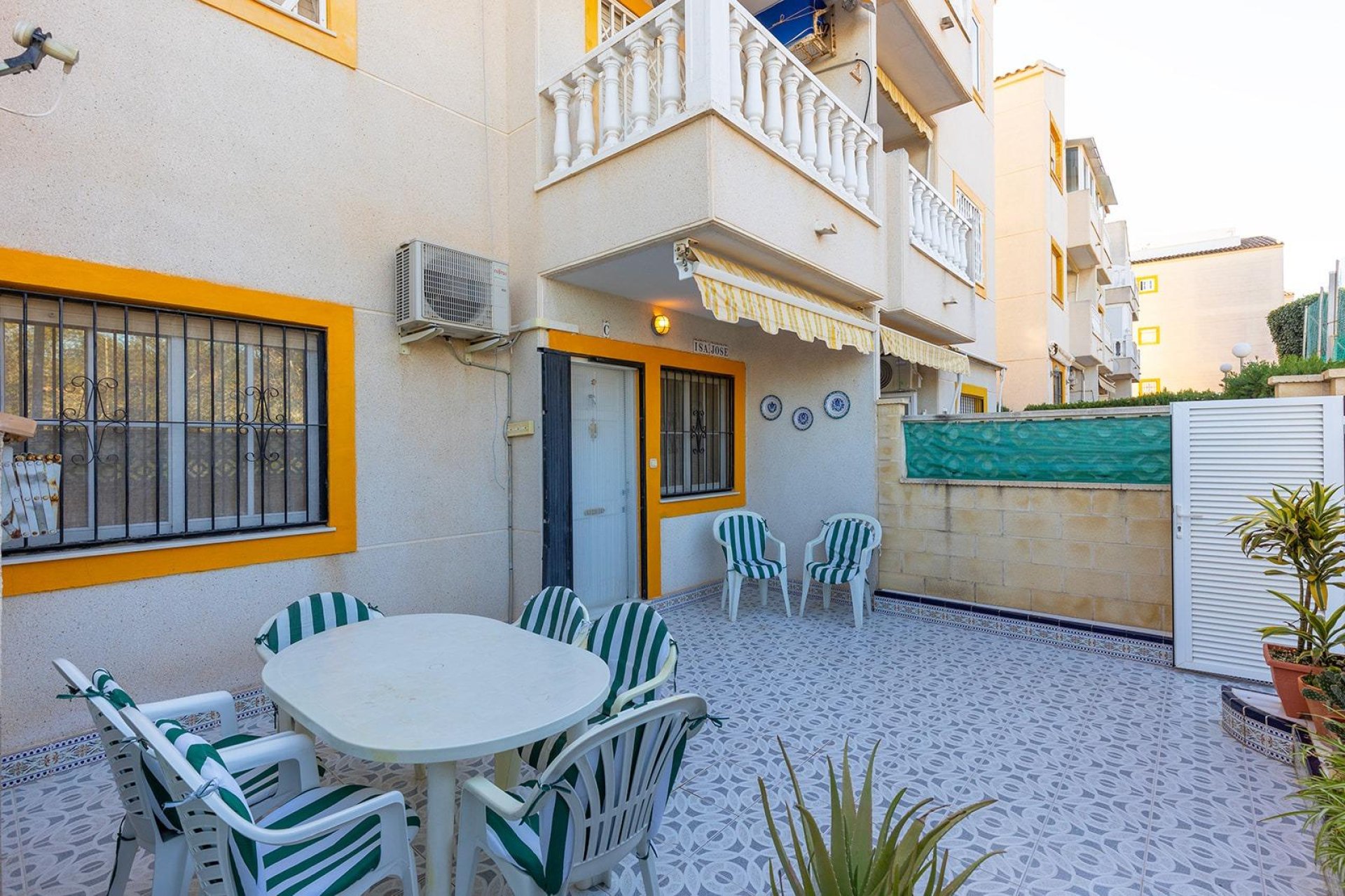 Resale - Bungalow Planta Baja - Torrevieja - Torreblanca