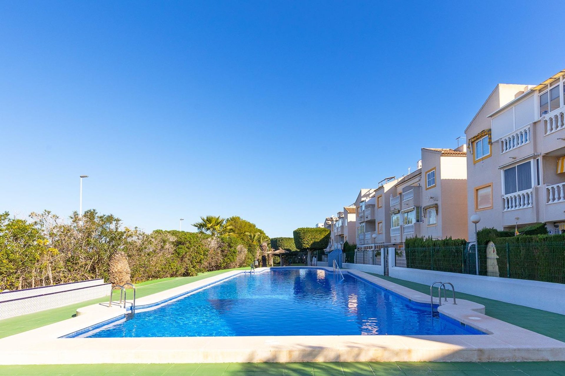 Resale - Bungalow Planta Baja - Torrevieja - Torreblanca