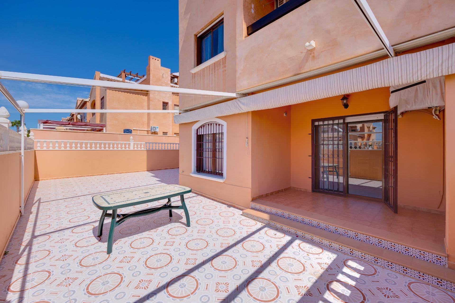 Resale - Bungalow Planta Baja - Torrevieja - Torrejón