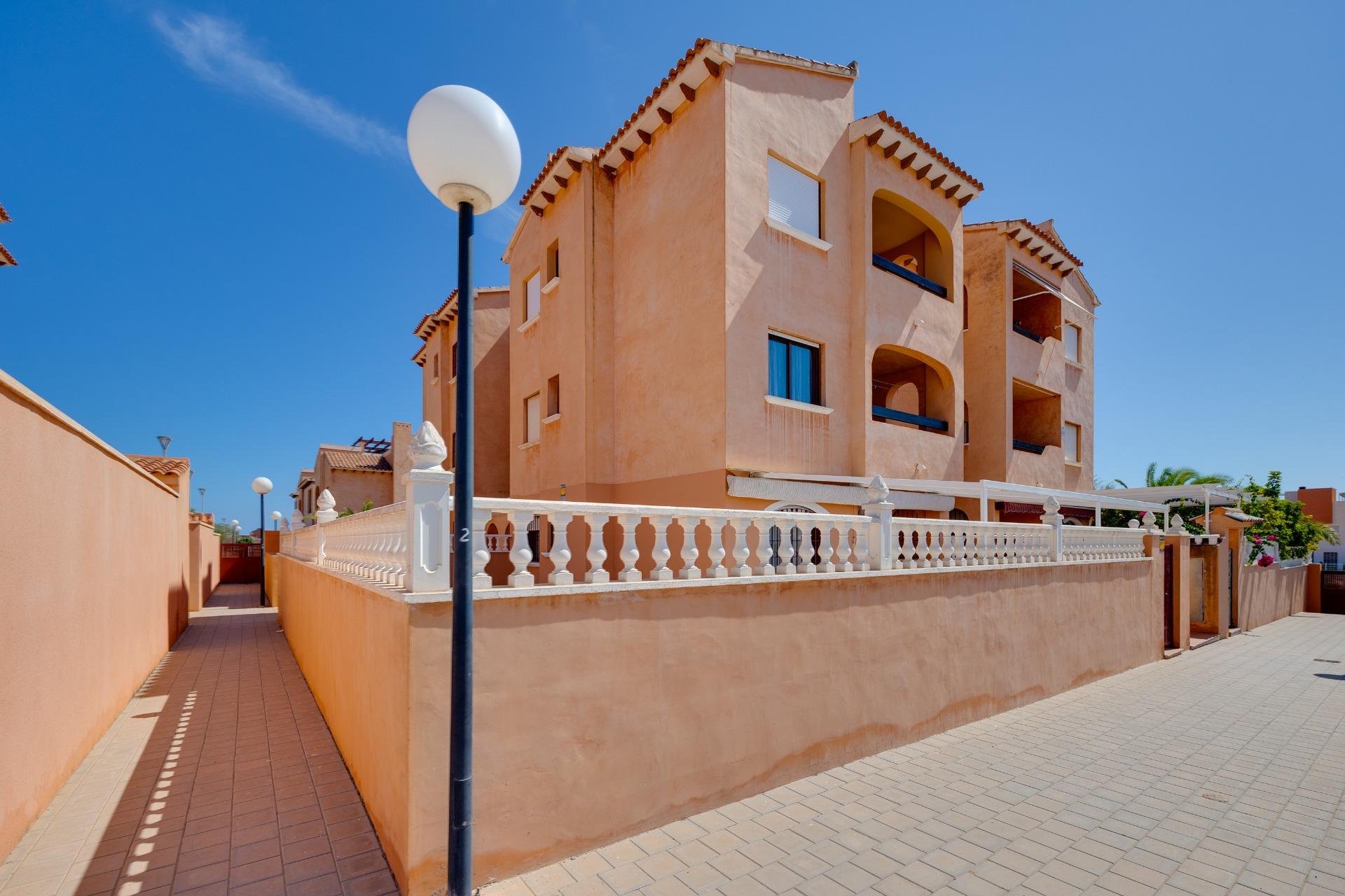 Resale - Bungalow Planta Baja - Torrevieja - Torrejón