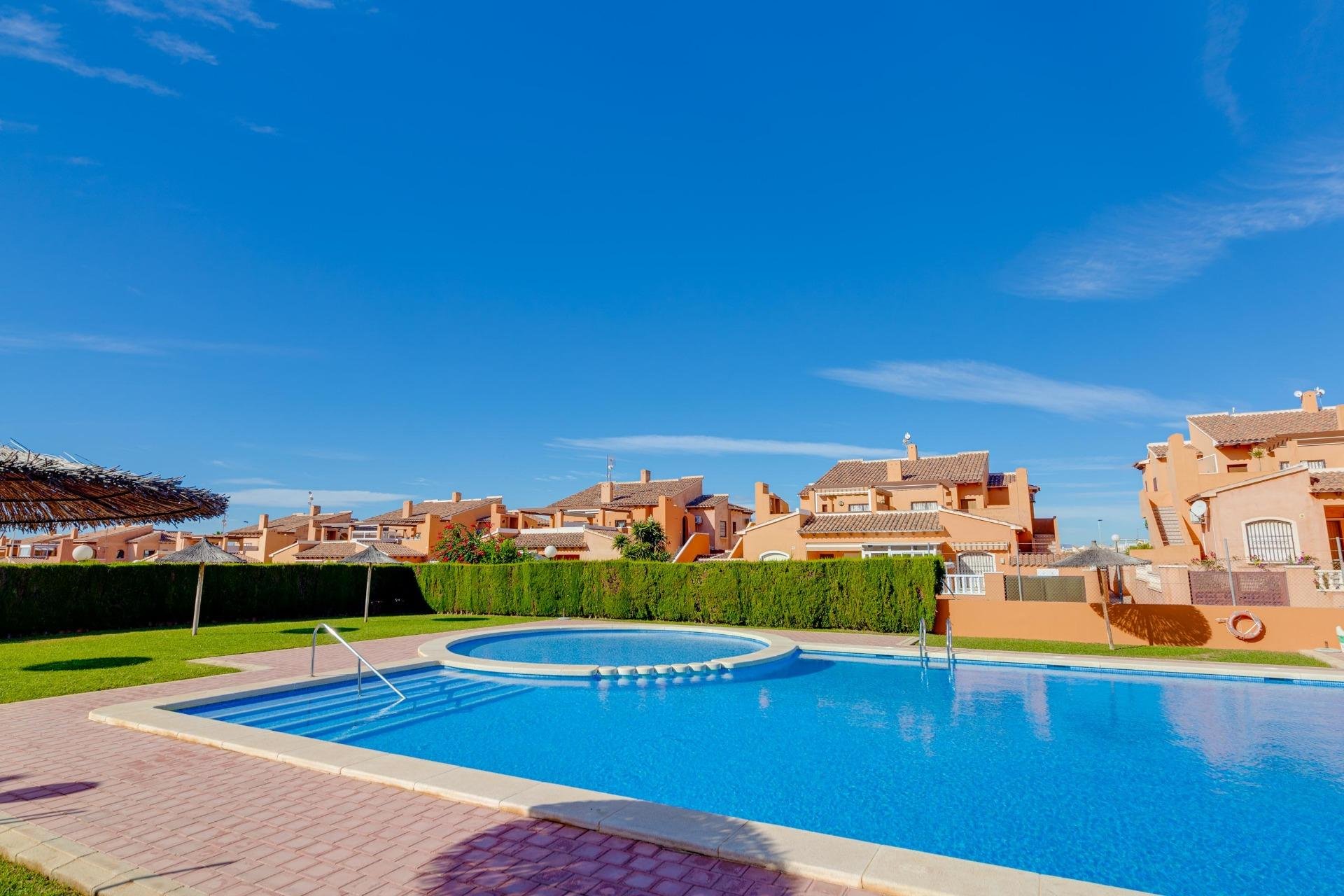 Resale - Bungalow Planta Baja - Torrevieja - Torrejón