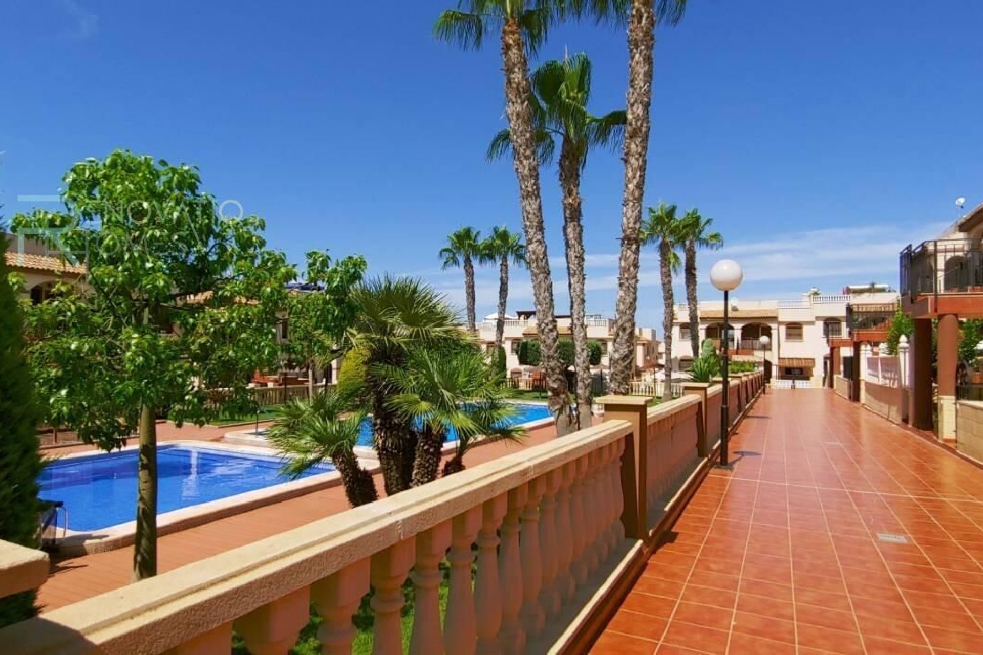 Resale - Bungalow - Torrevieja - Aguas nuevas 1