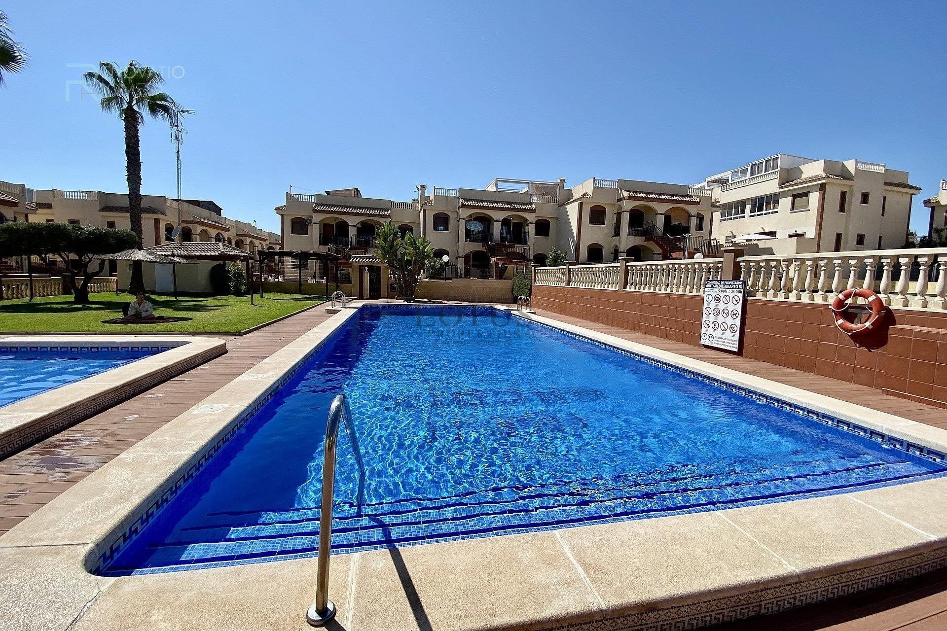 Resale - Bungalow - Torrevieja - Aguas nuevas 1