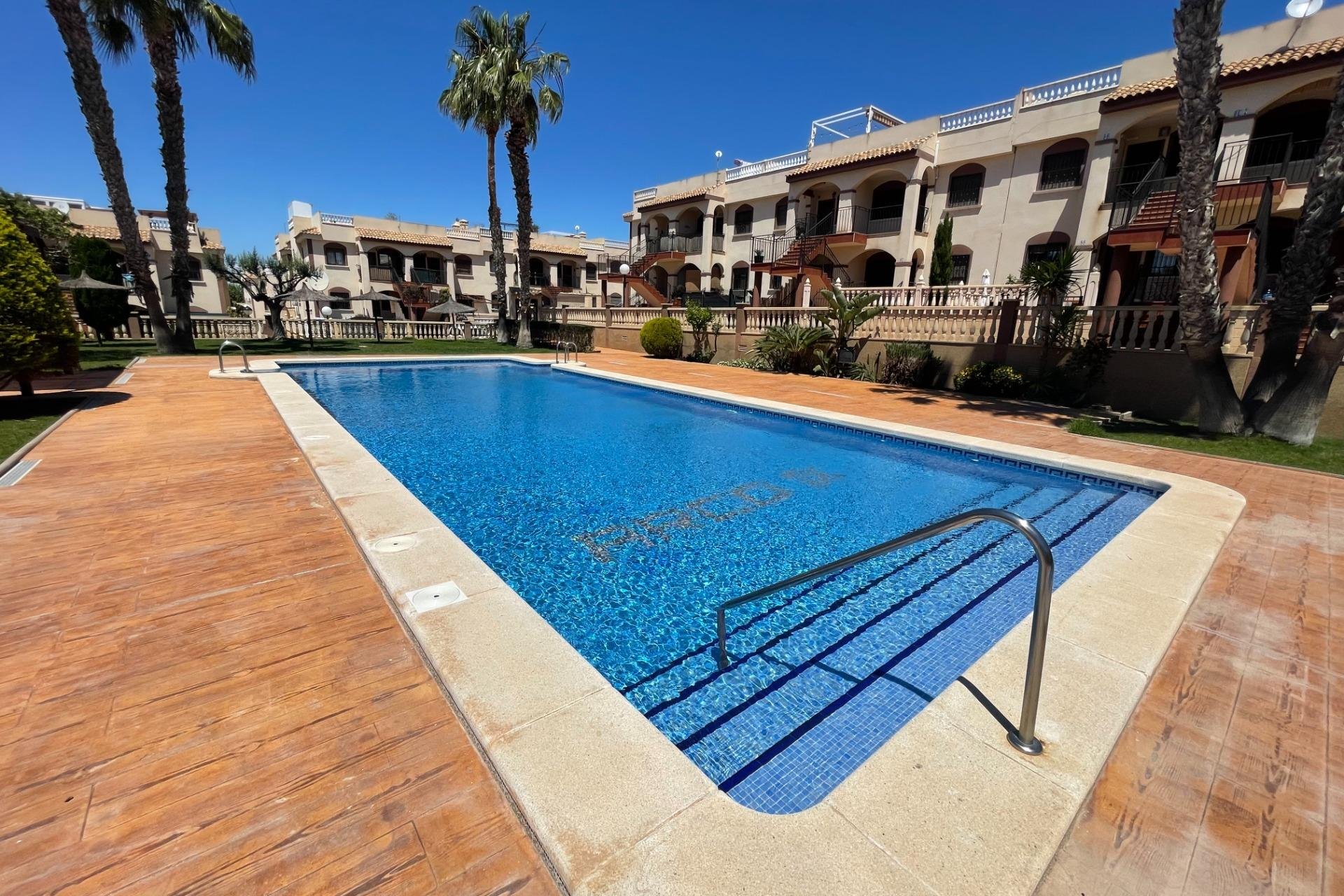 Resale - Bungalow - Torrevieja - Aguas nuevas 1