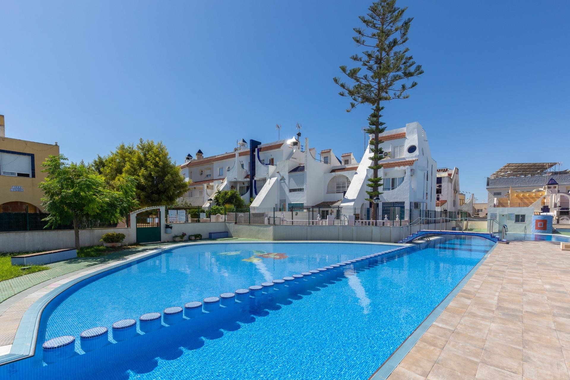 Resale - Bungalow - Torrevieja - Doña ines