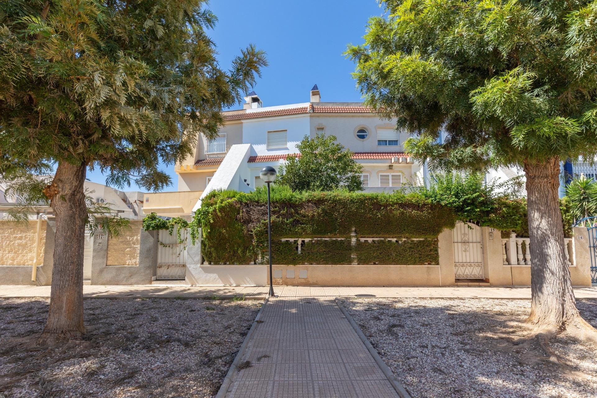 Resale - Bungalow - Torrevieja - Doña ines