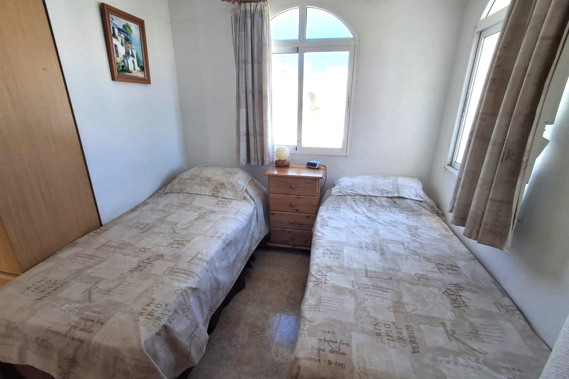 Resale - Bungalow - Torrevieja - Doña ines