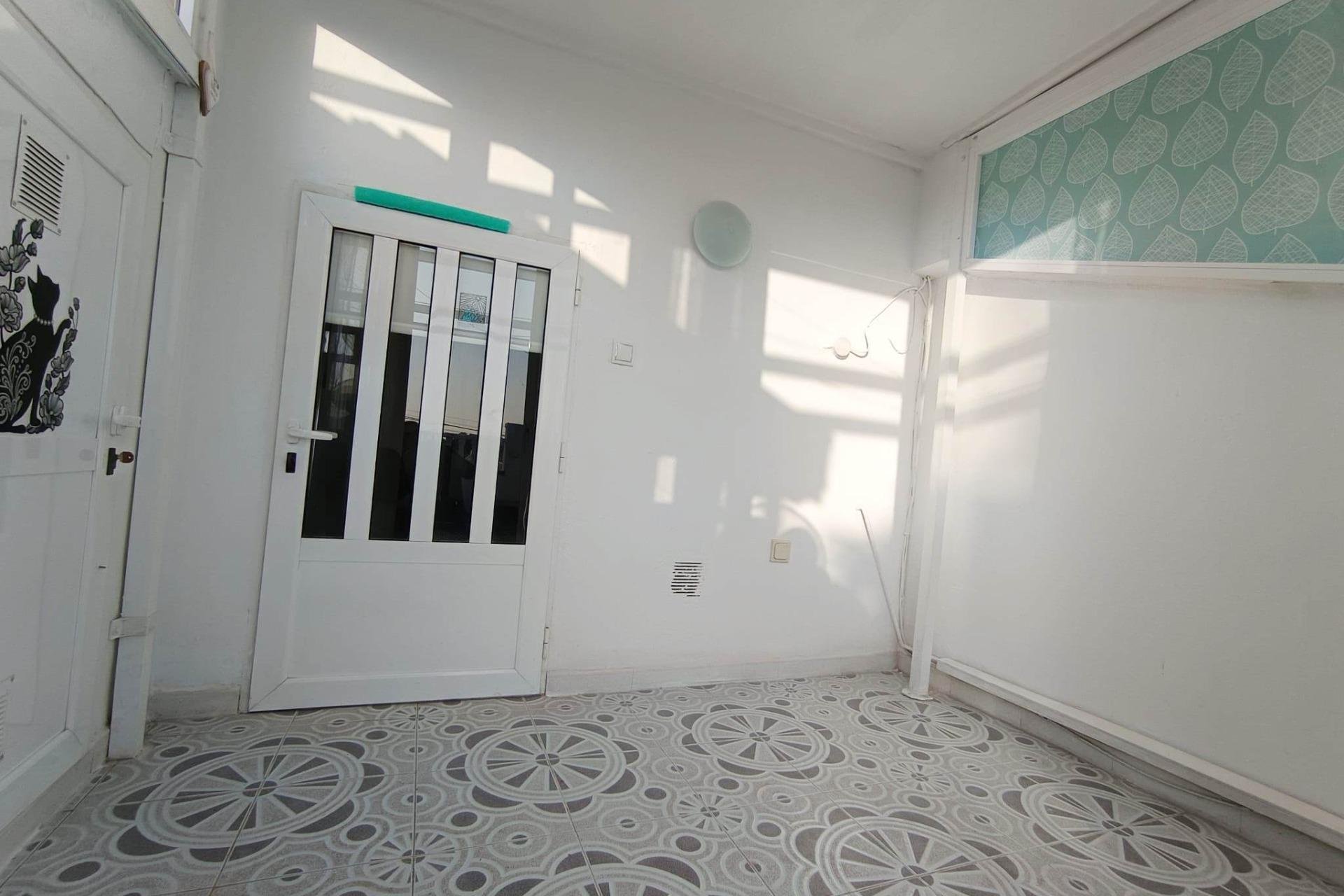 Resale - Bungalow - Torrevieja - La Siesta - El Salado - Torreta