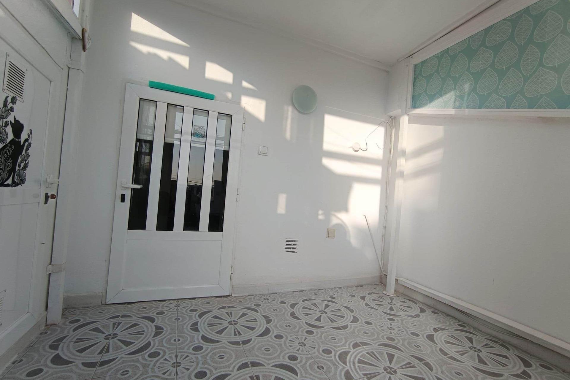 Resale - Bungalow - Torrevieja - La Siesta - El Salado - Torreta