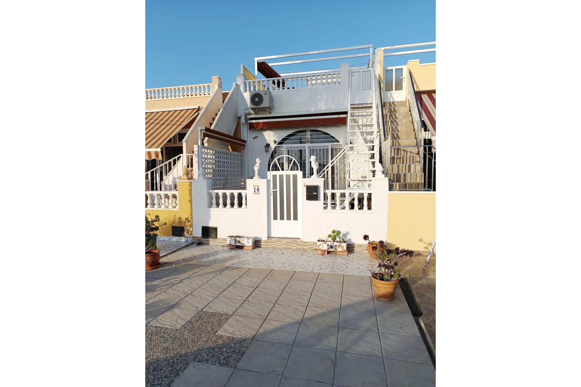 Resale - Bungalow - Torrevieja - La Siesta - El Salado - Torreta