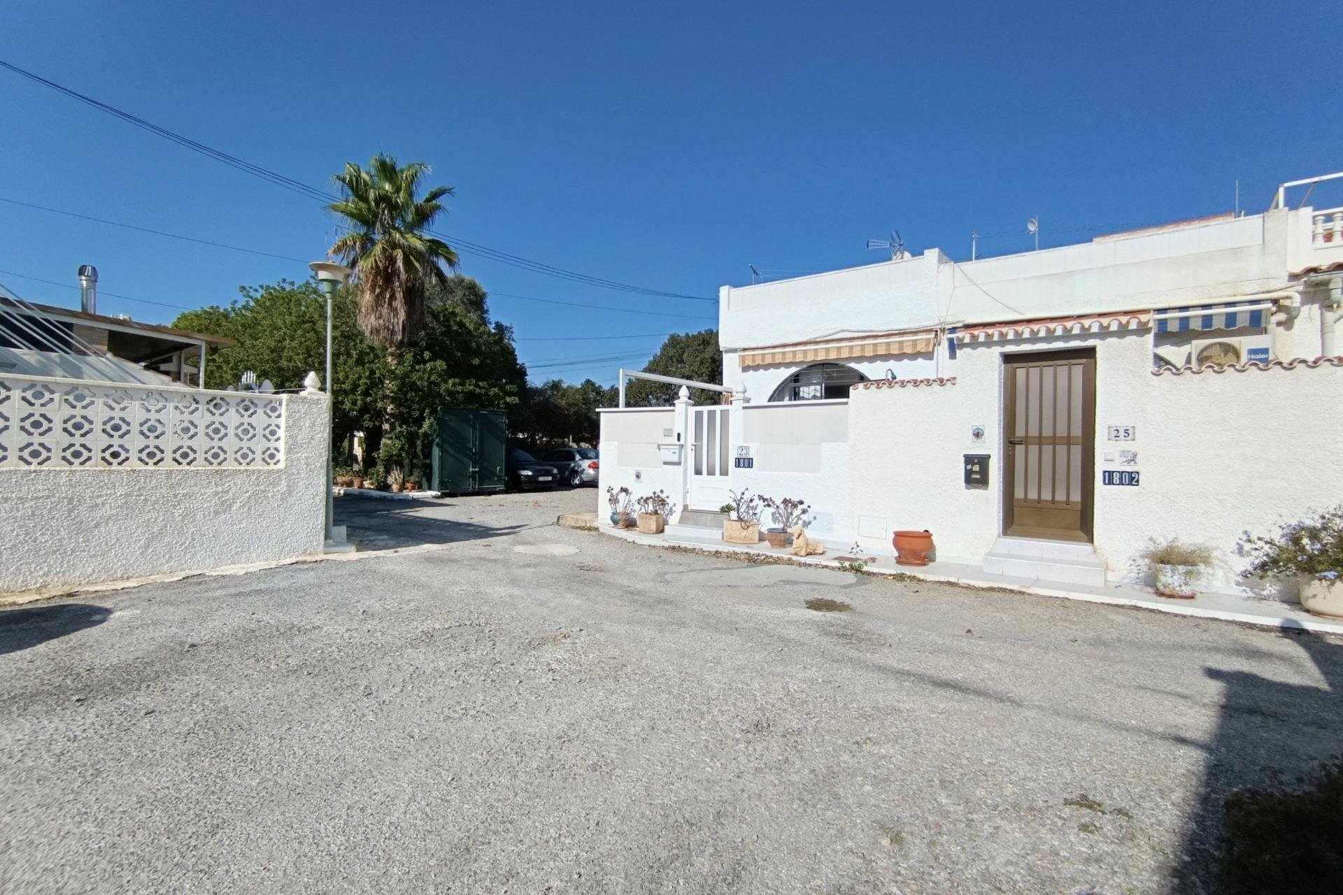 Resale - Bungalow - Torrevieja - La Siesta - El Salado - Torreta