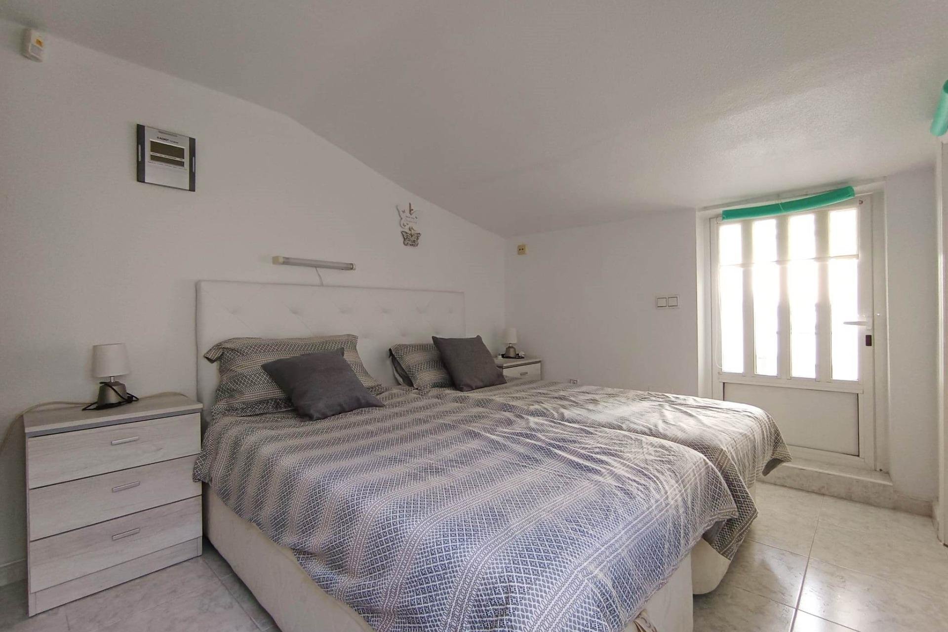 Resale - Bungalow - Torrevieja - La Siesta - El Salado - Torreta