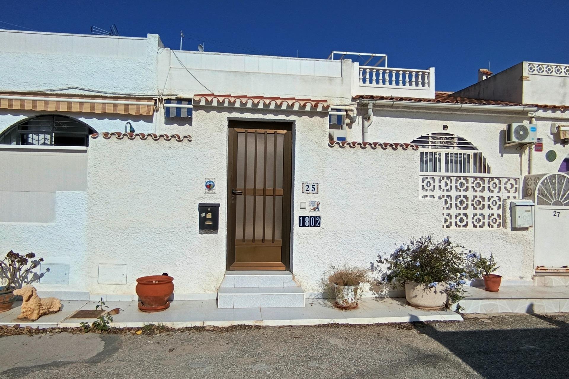 Resale - Bungalow - Torrevieja - La Siesta - El Salado - Torreta