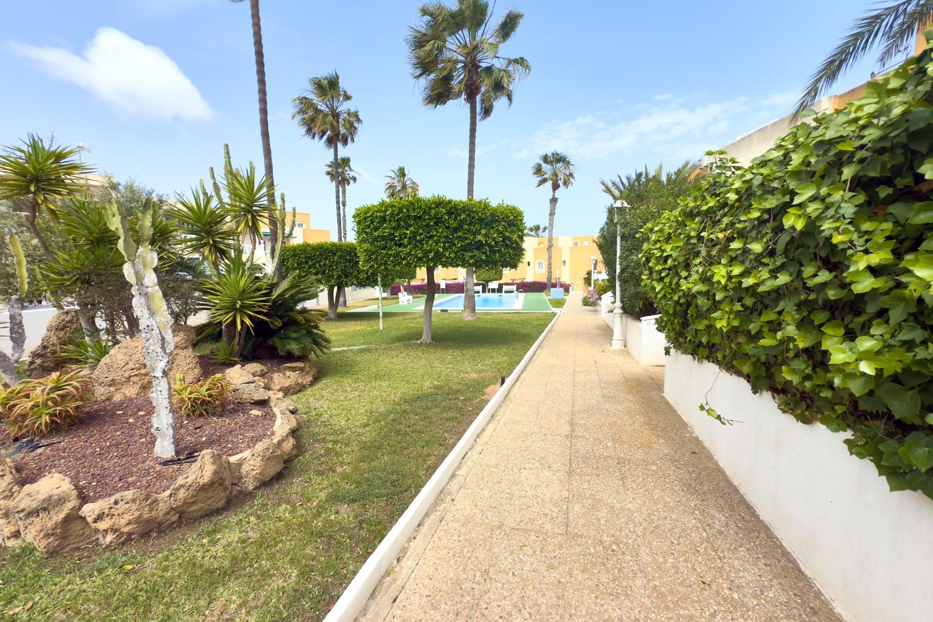 Resale - Bungalow - Torrevieja - Torreblanca