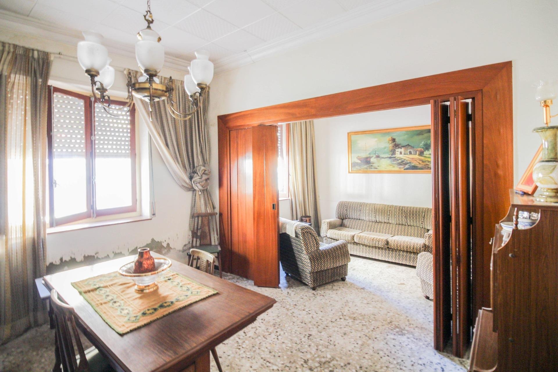 Resale - Casa - Beniel - CENTRO