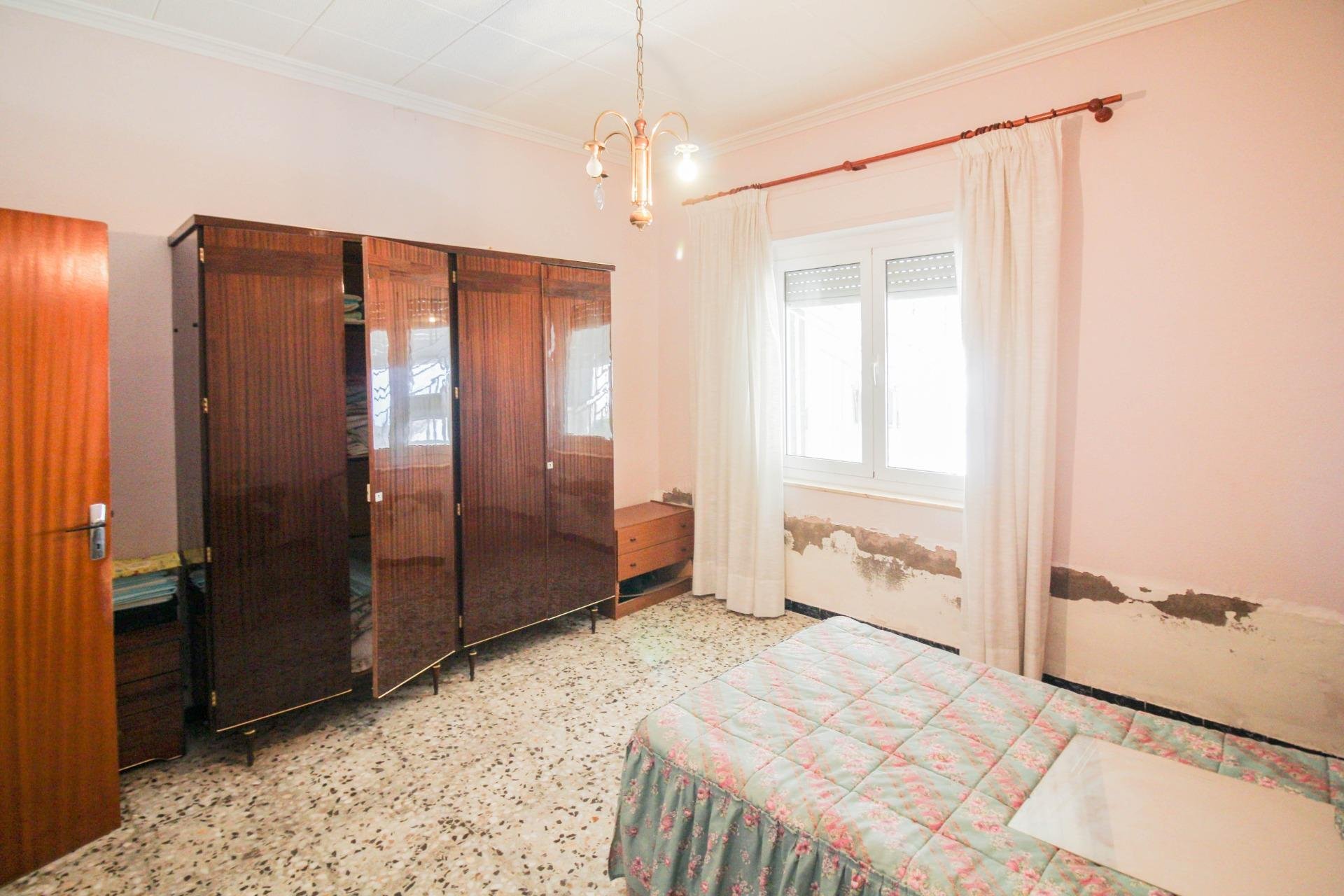 Resale - Casa - Beniel - CENTRO