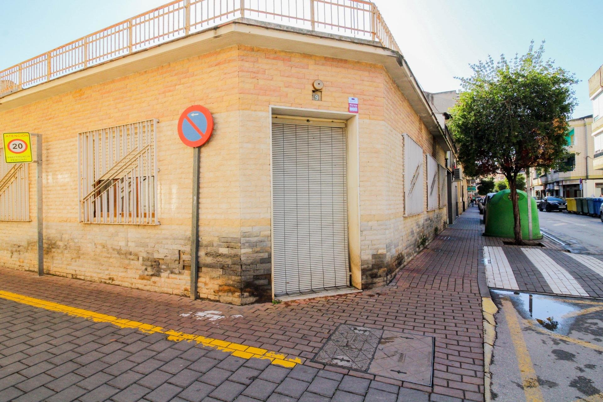Resale - Casa - Beniel - CENTRO