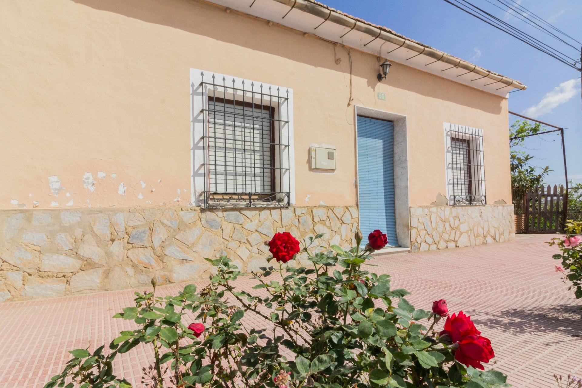 Resale - Casa con terreno - Callosa de Segura - CRA. CALLOSA - CATRAL