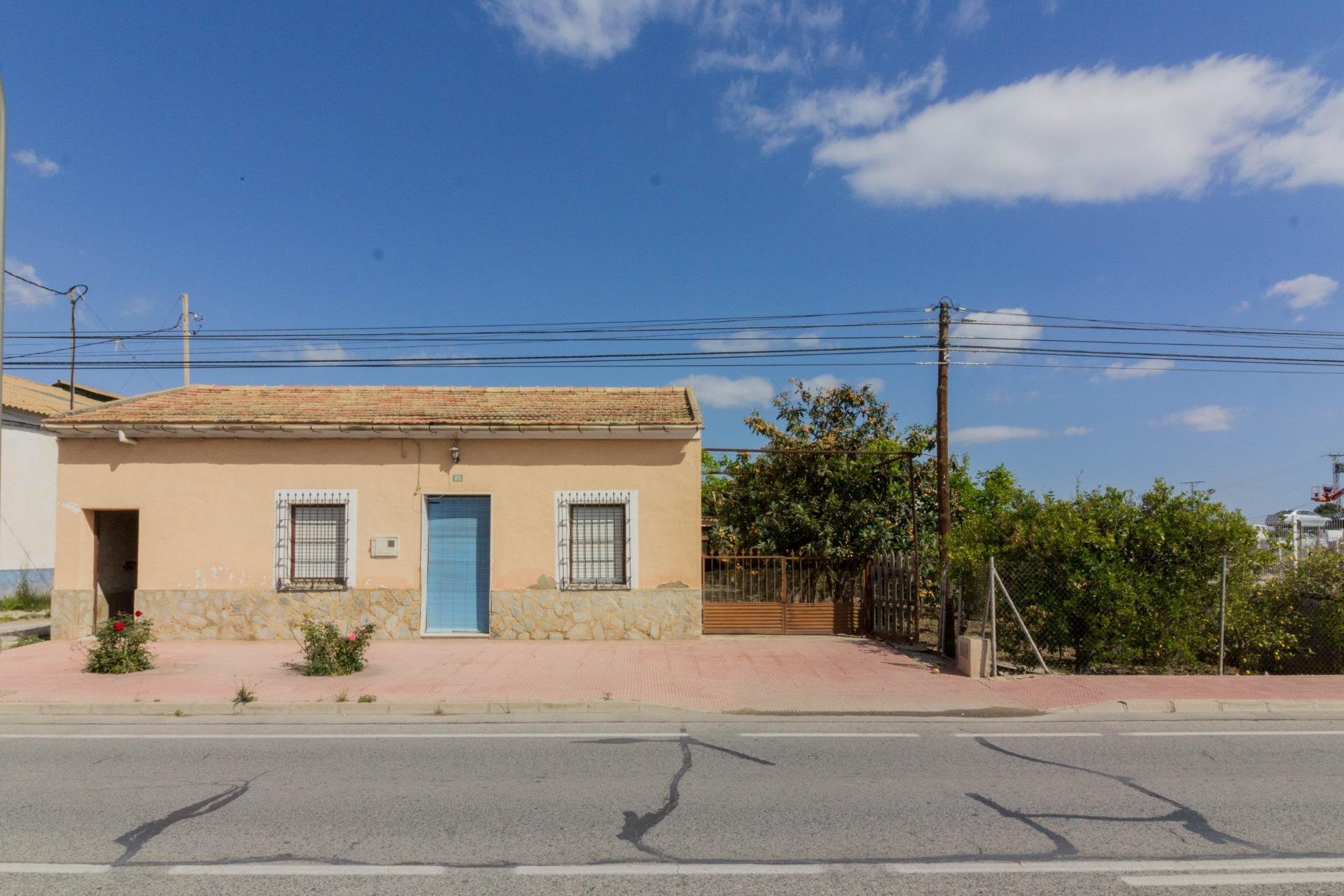 Resale - Casa con terreno - Callosa de Segura - CRA. CALLOSA - CATRAL