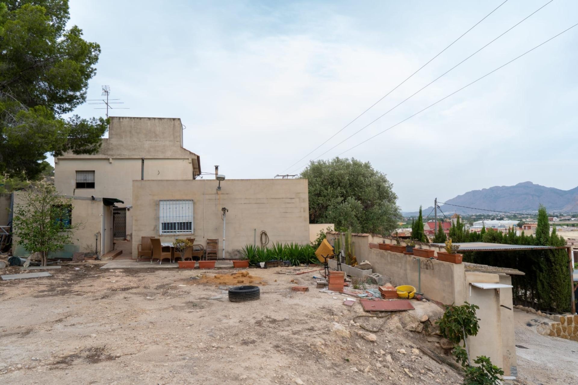 Resale - Casa con terreno - Orihuela - Arneva