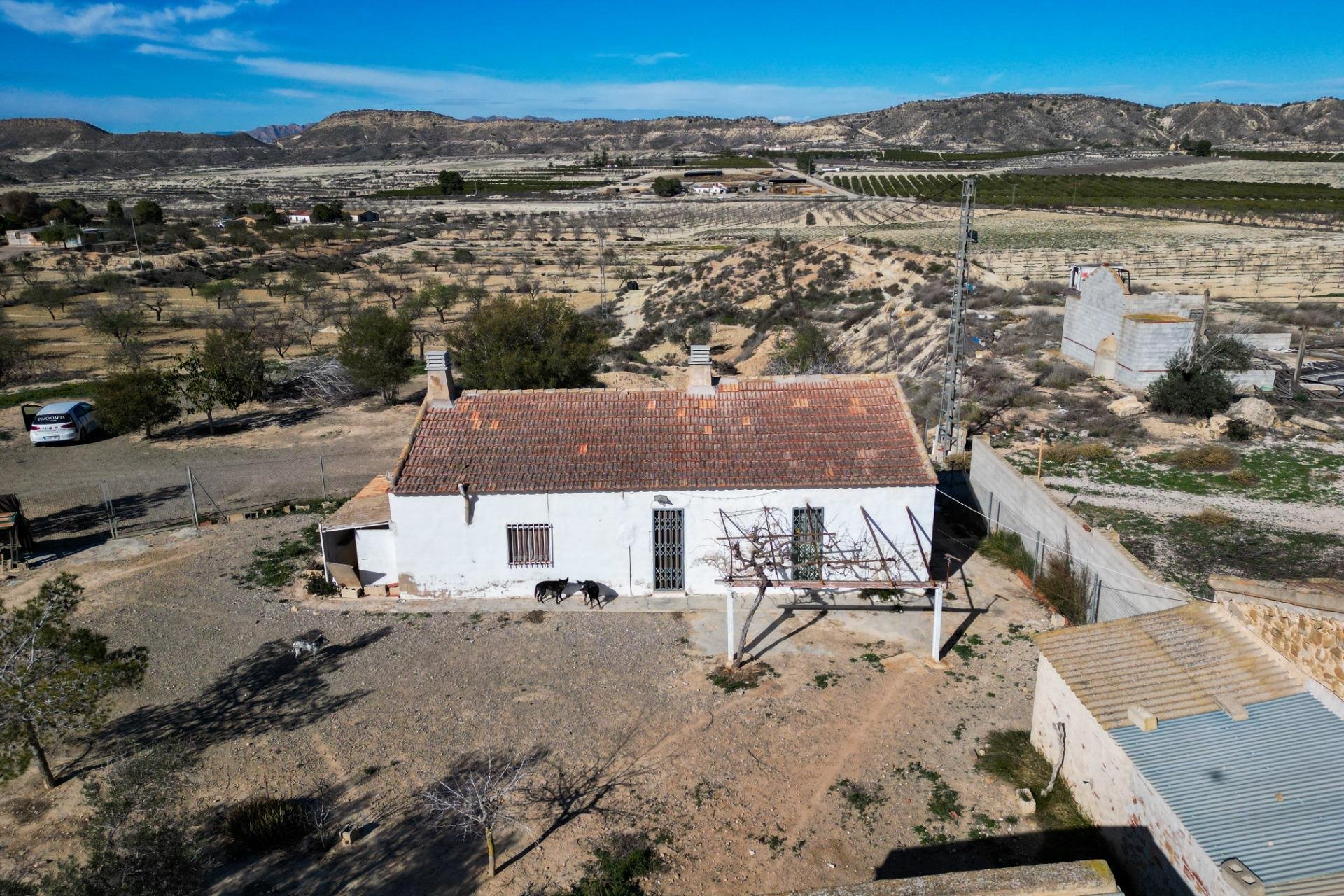 Resale - Casa con terreno - Orihuela - Desamparados-Hurchillo-Torremendo