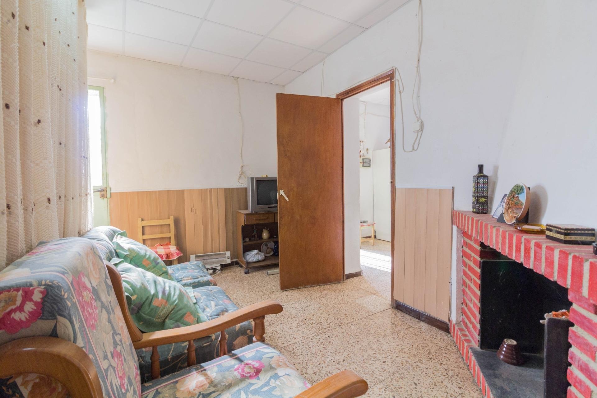 Resale - Casa con terreno - Orihuela - Desamparados-Hurchillo-Torremendo