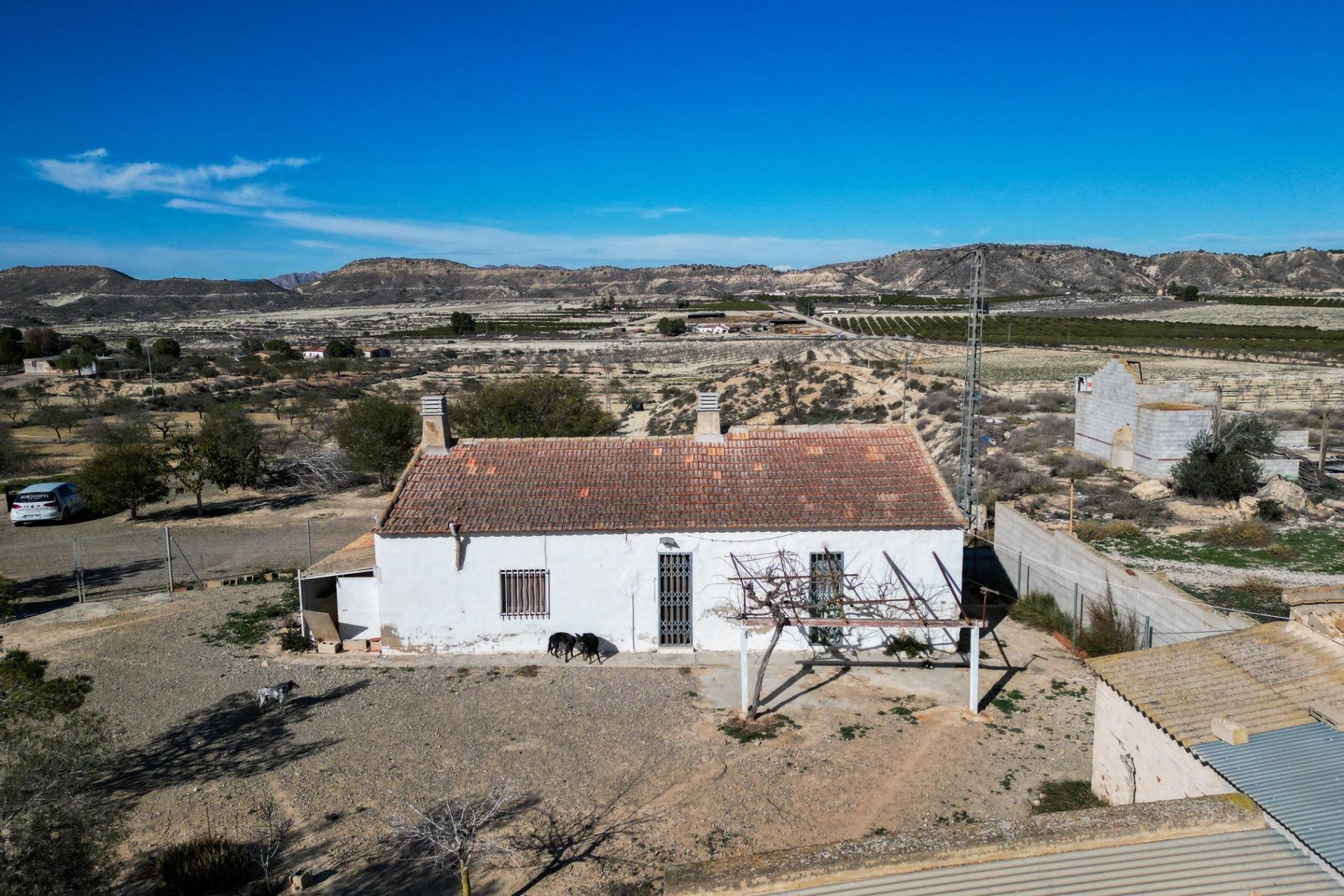 Resale - Casa con terreno - Orihuela - Desamparados-Hurchillo-Torremendo