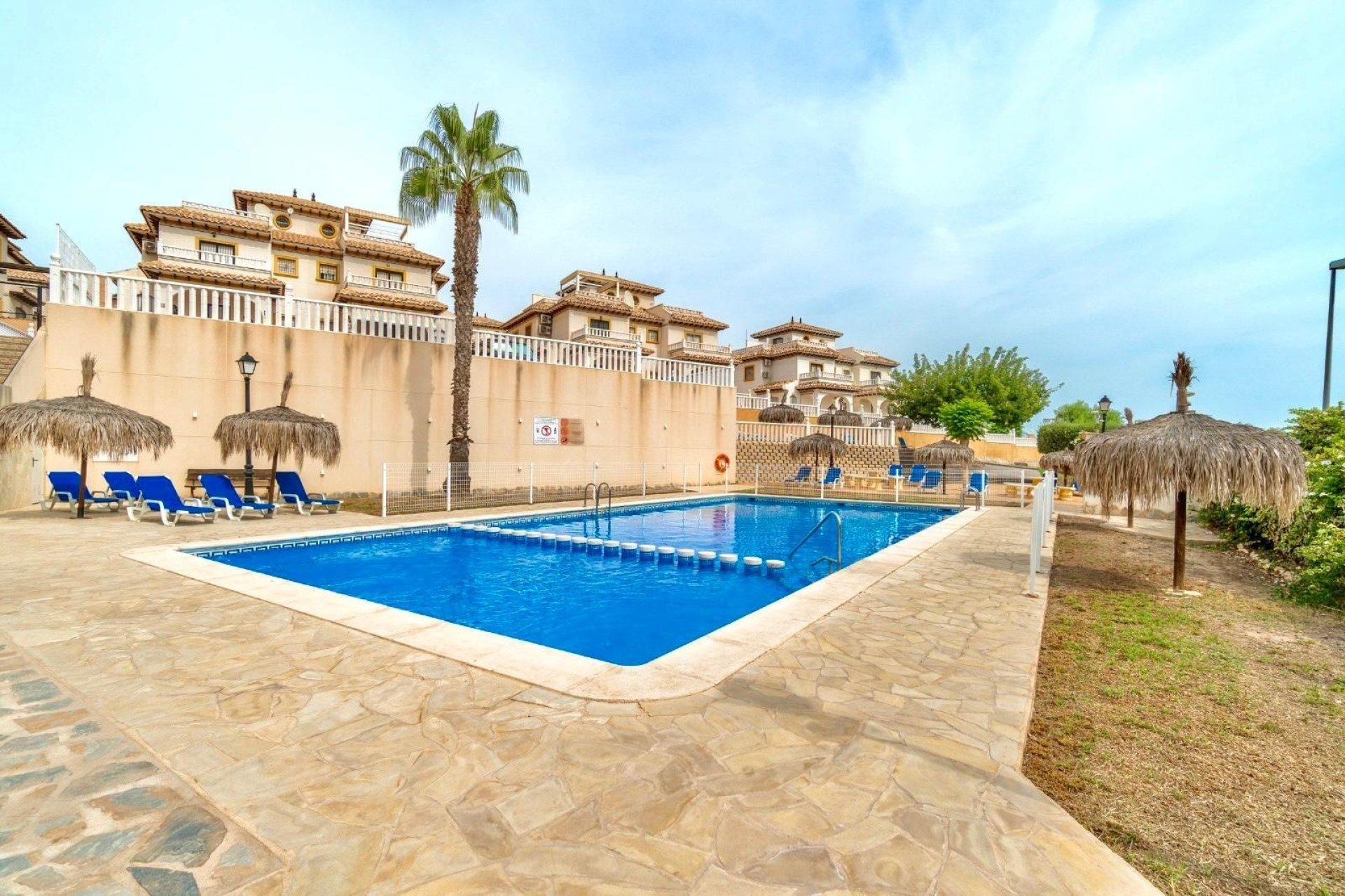 Resale - Casa - Orihuela Costa - Los Dolses