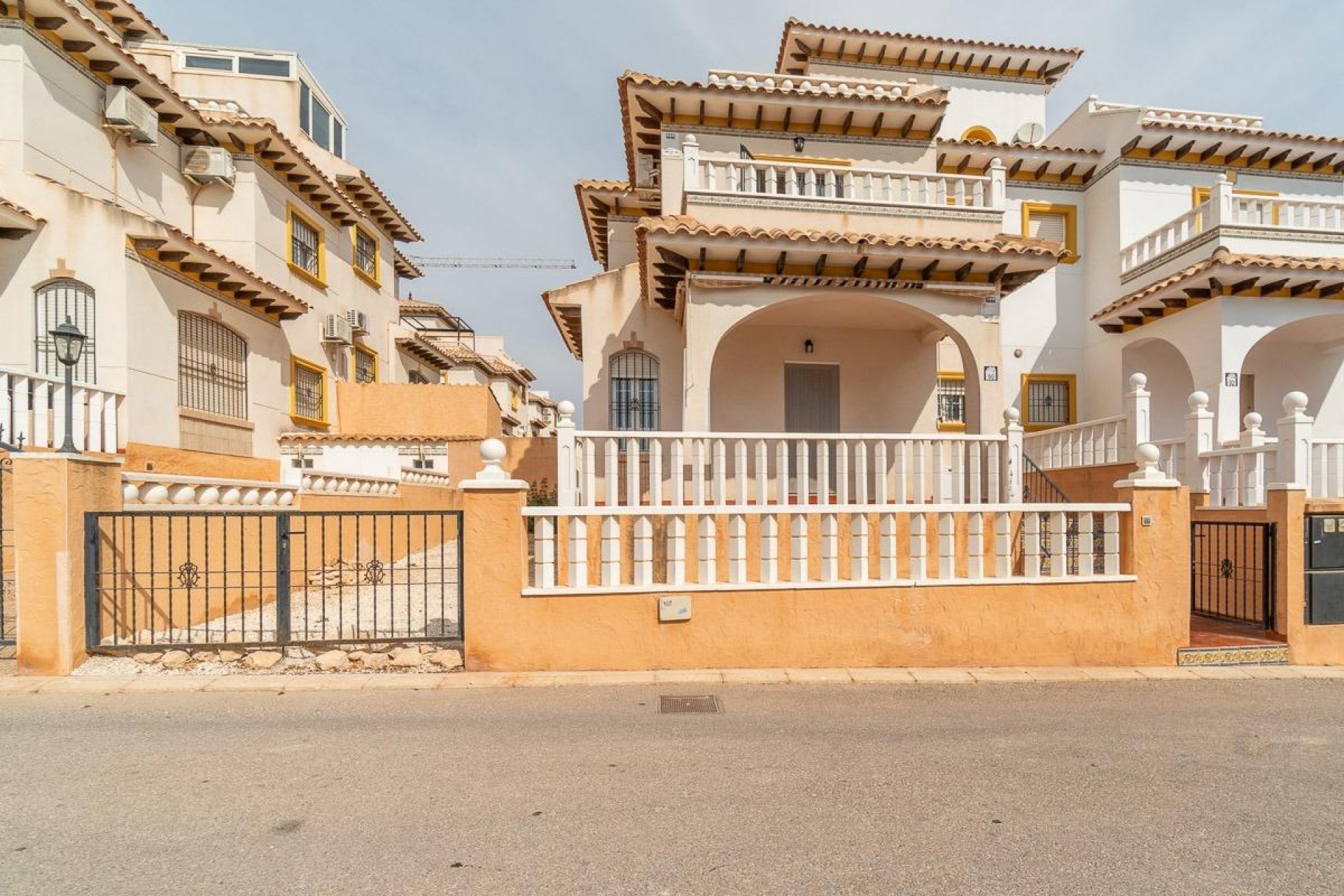 Resale - Casa - Orihuela Costa - Los Dolses