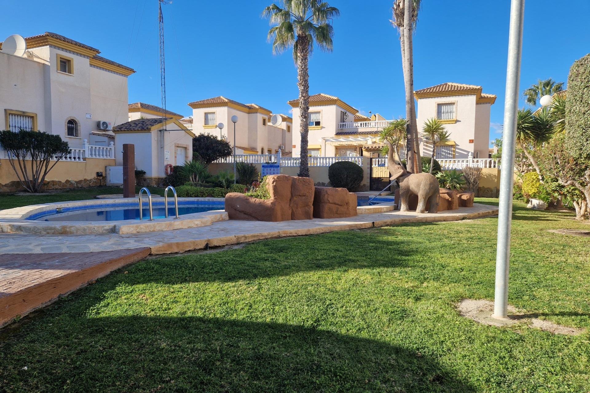 Resale - Casa - Orihuela Costa - Villamartín-Las Filipinas