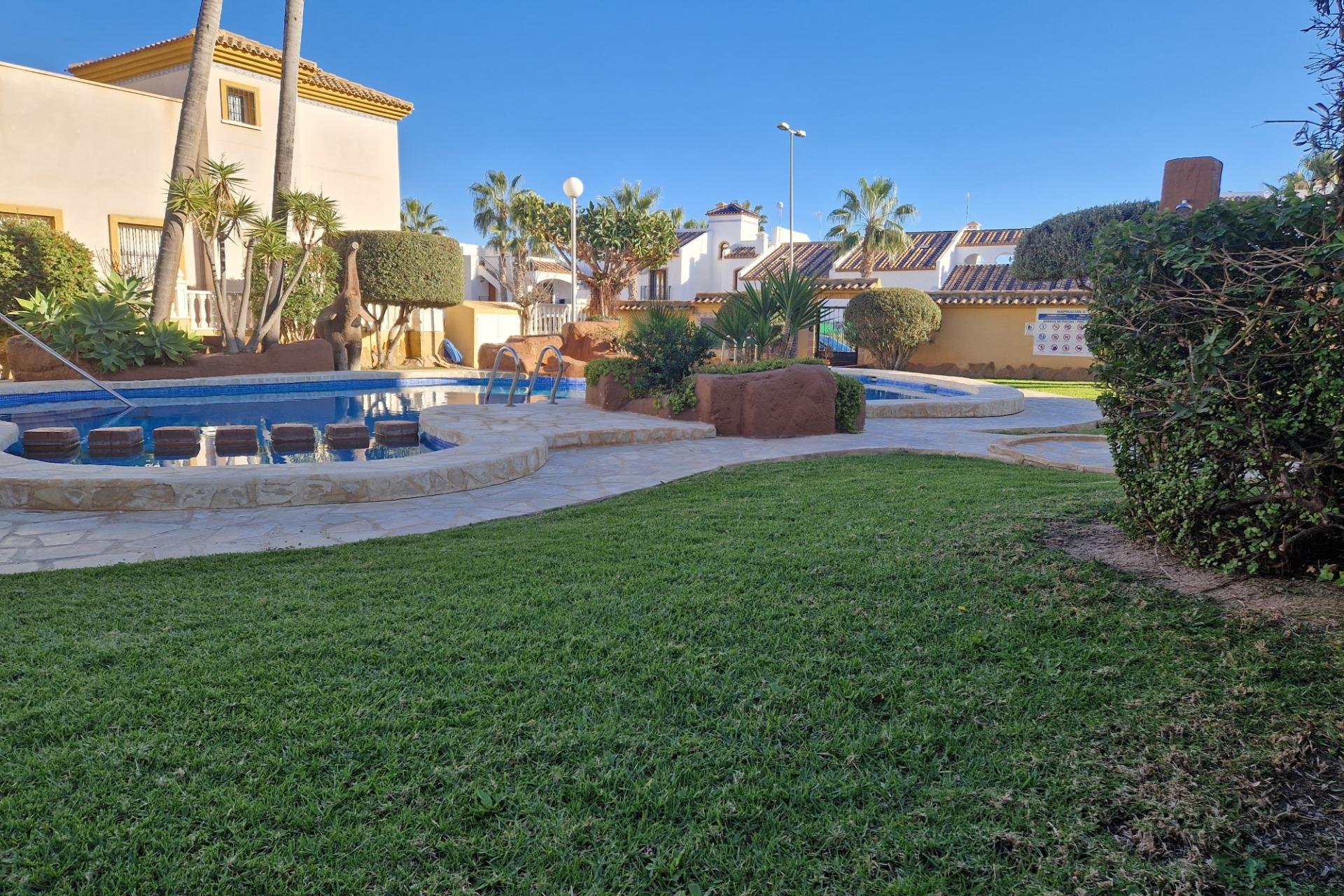 Resale - Casa - Orihuela Costa - Villamartín-Las Filipinas