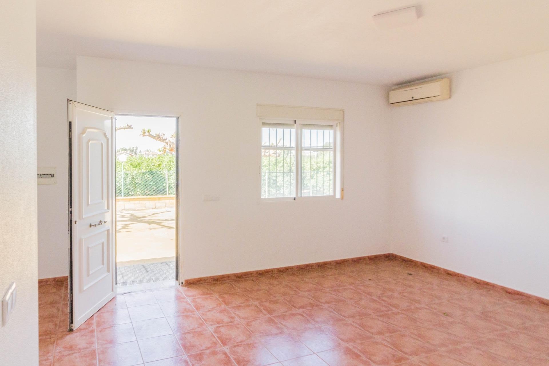 Resale - Casa - Orihuela - Desamparados-Hurchillo-Torremendo