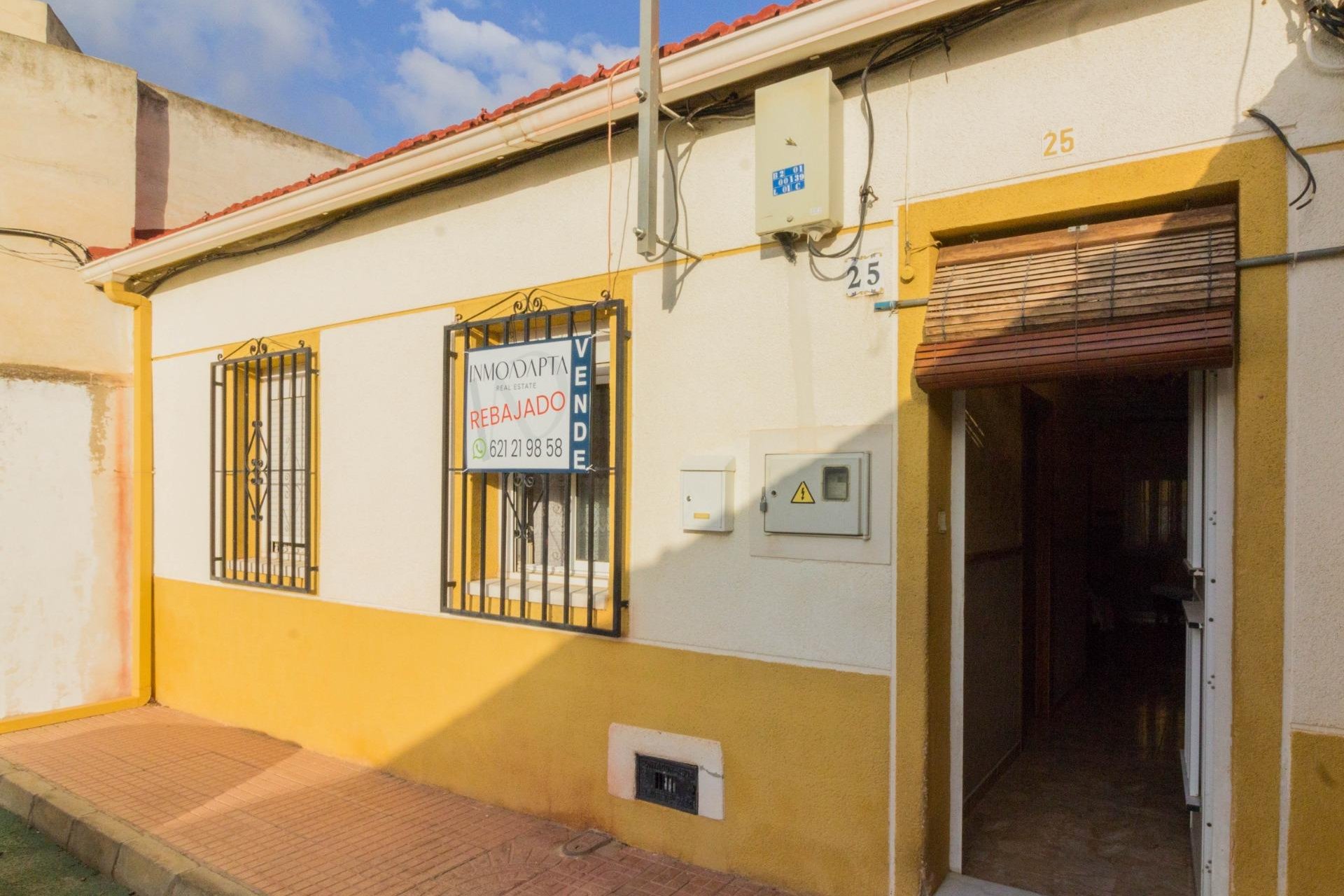 Resale - Casa - Redován - 03370