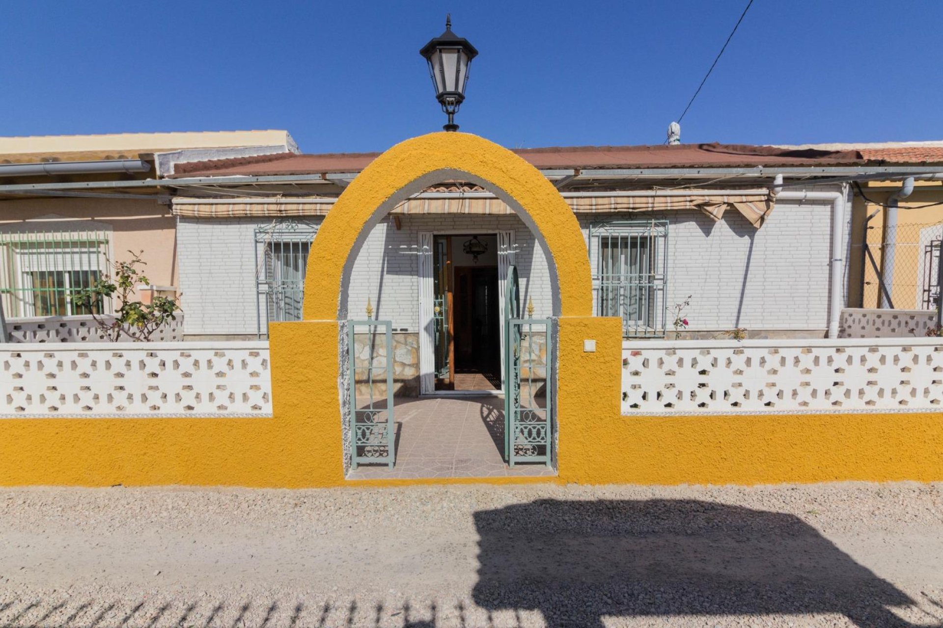 Resale - Casa - Redován - BARRIO LOS BENITOS