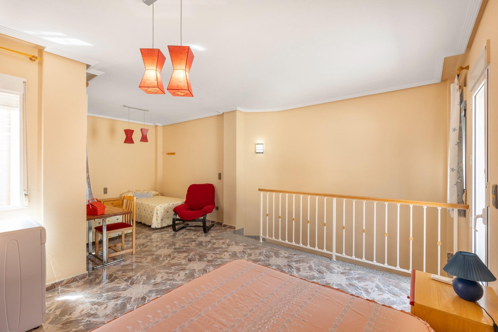 Resale - Casa Tipo Dúplex - Los Alcázares - Centro