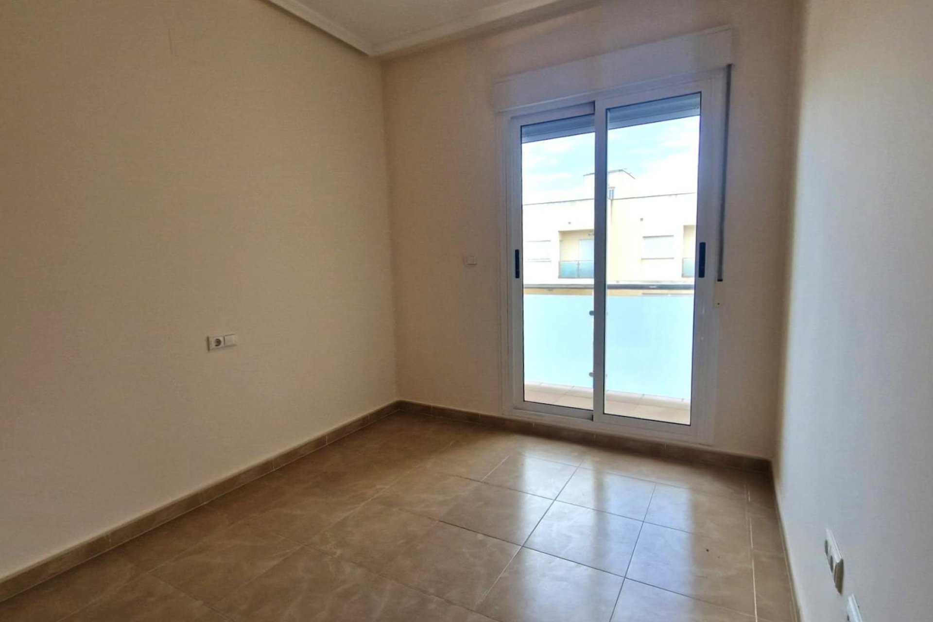 Resale - Casa Tipo Dúplex - Los Montesinos - La herrada