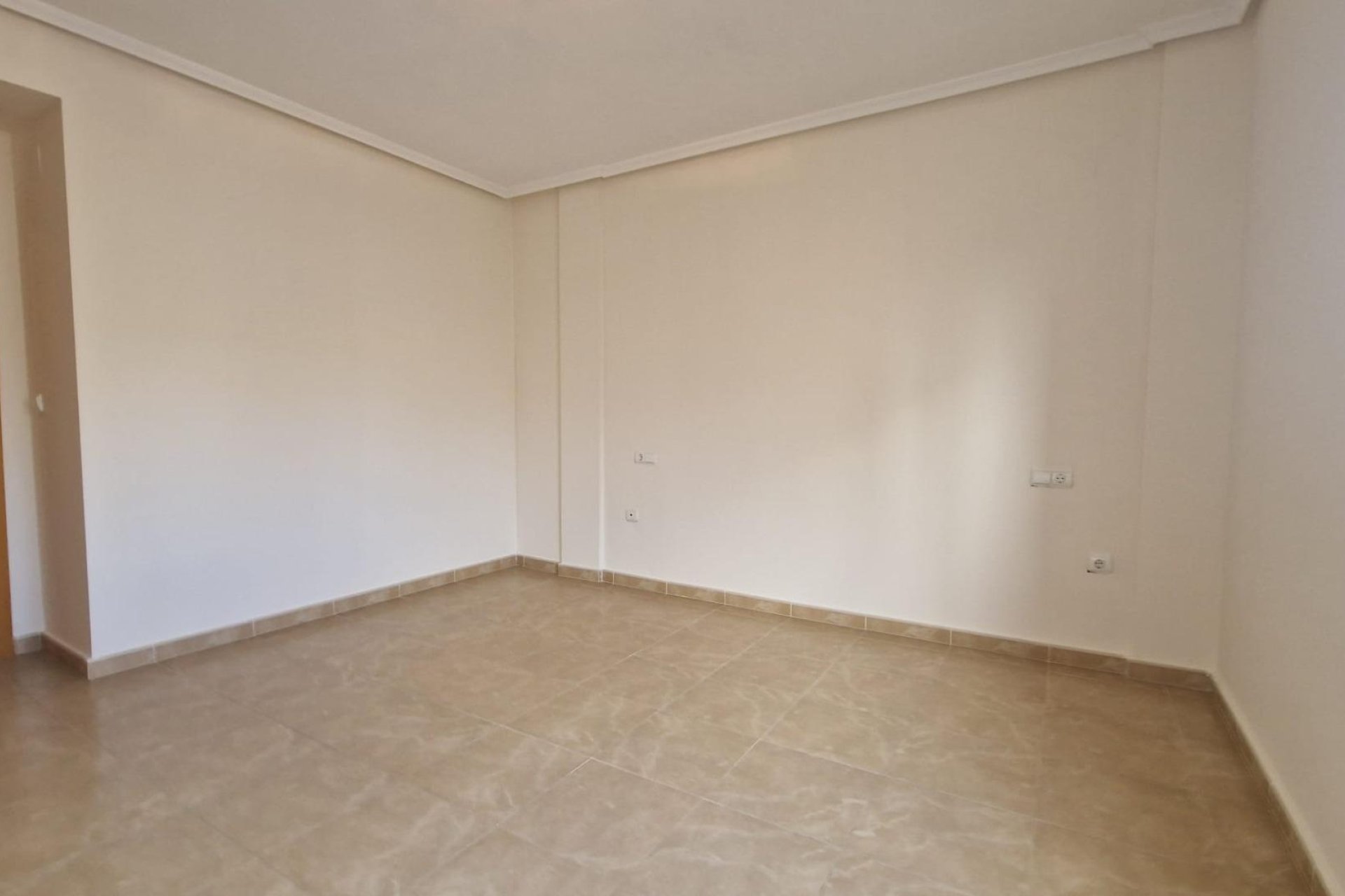 Resale - Casa Tipo Dúplex - Los Montesinos - La herrada