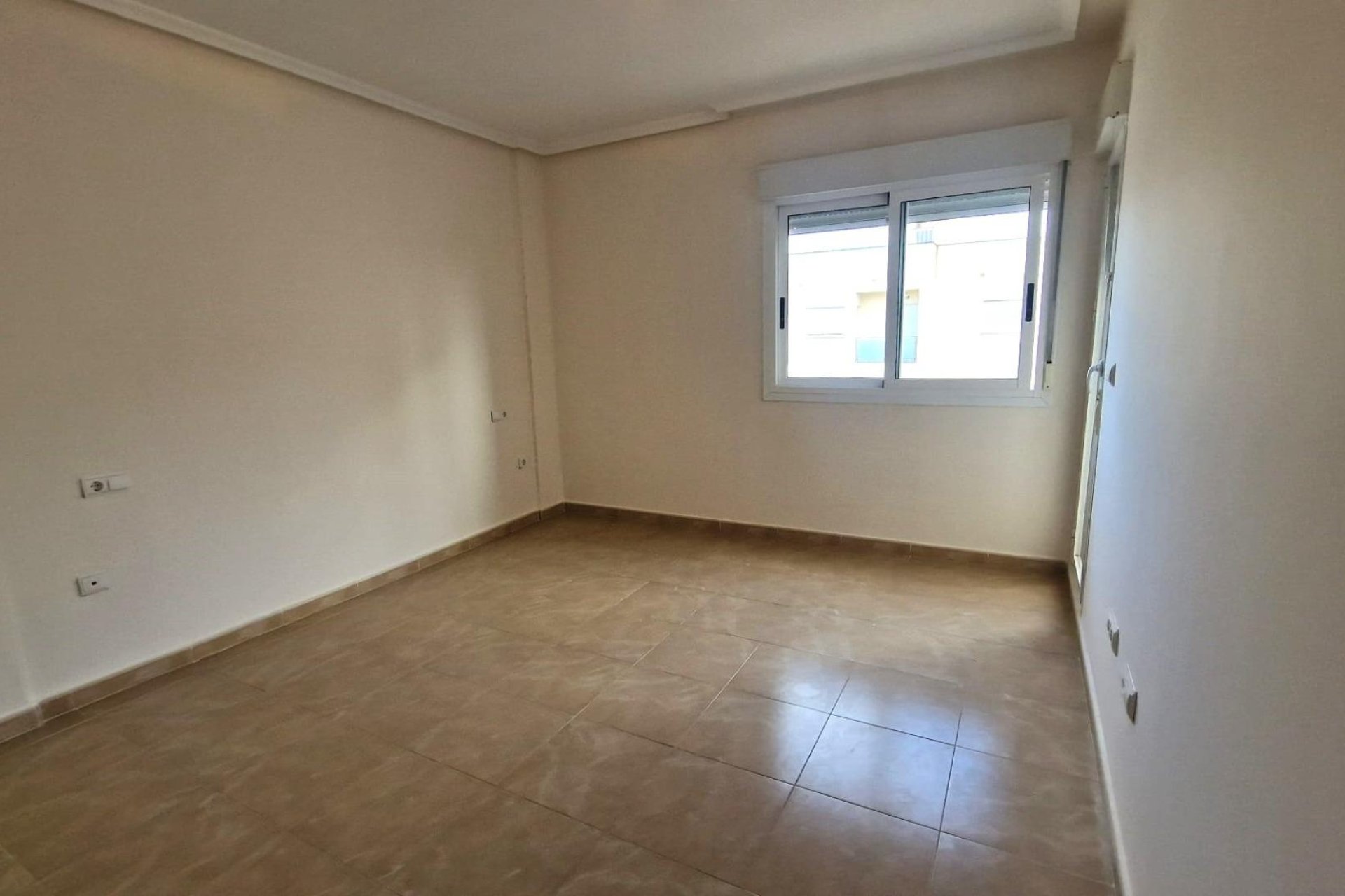 Resale - Casa Tipo Dúplex - Los Montesinos - La herrada