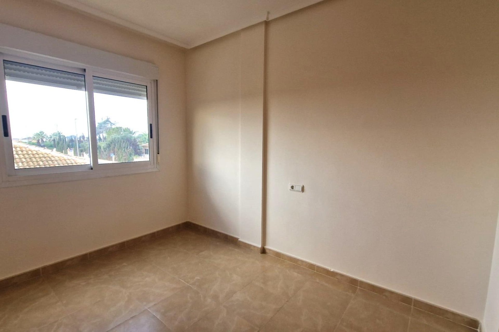 Resale - Casa Tipo Dúplex - Los Montesinos - La herrada