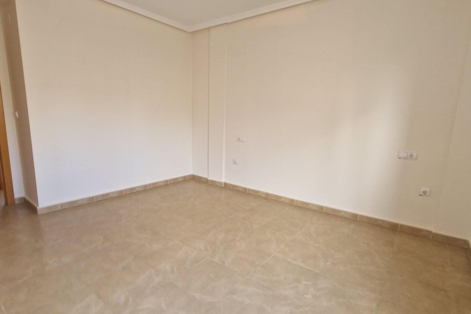 Resale - Casa Tipo Dúplex - Los Montesinos - La herrada