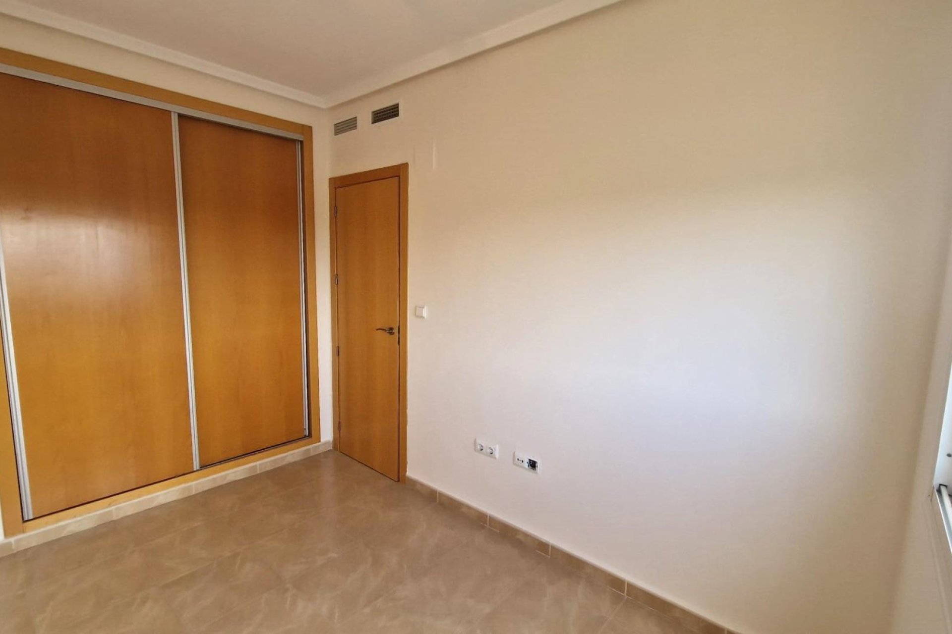 Resale - Casa Tipo Dúplex - Los Montesinos - La herrada