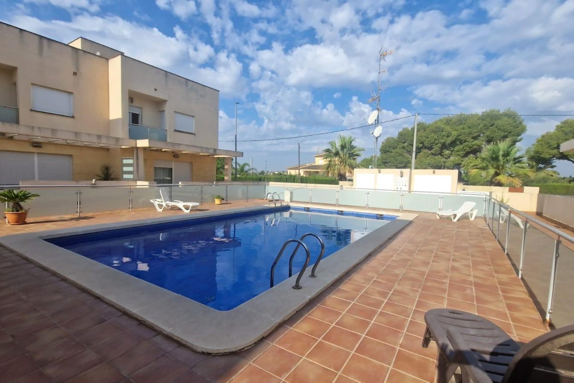 Resale - Casa Tipo Dúplex - Los Montesinos - La herrada