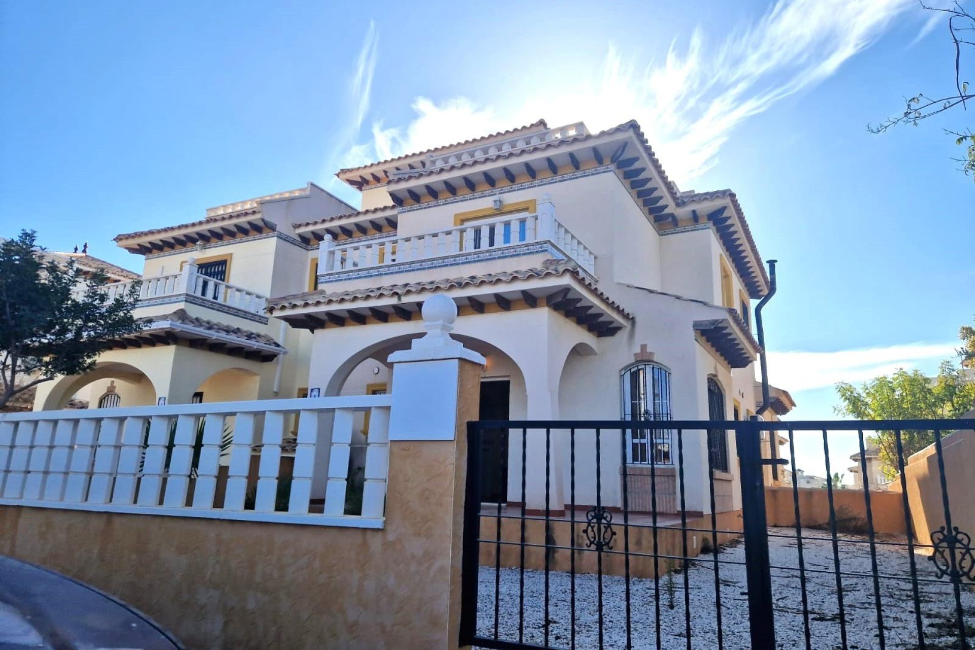 Resale - Casa Tipo Dúplex - Orihuela Costa - Montezenia