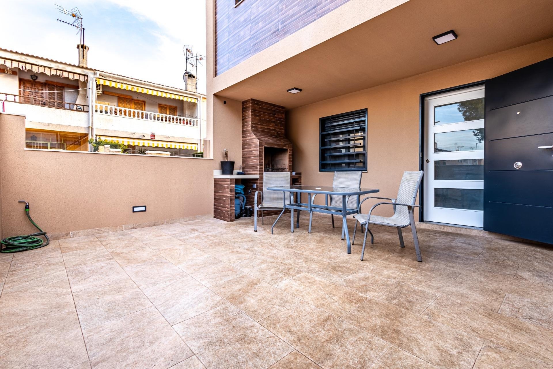 Resale - Casa Tipo Dúplex - Torrevieja - Playa de los Naufragos