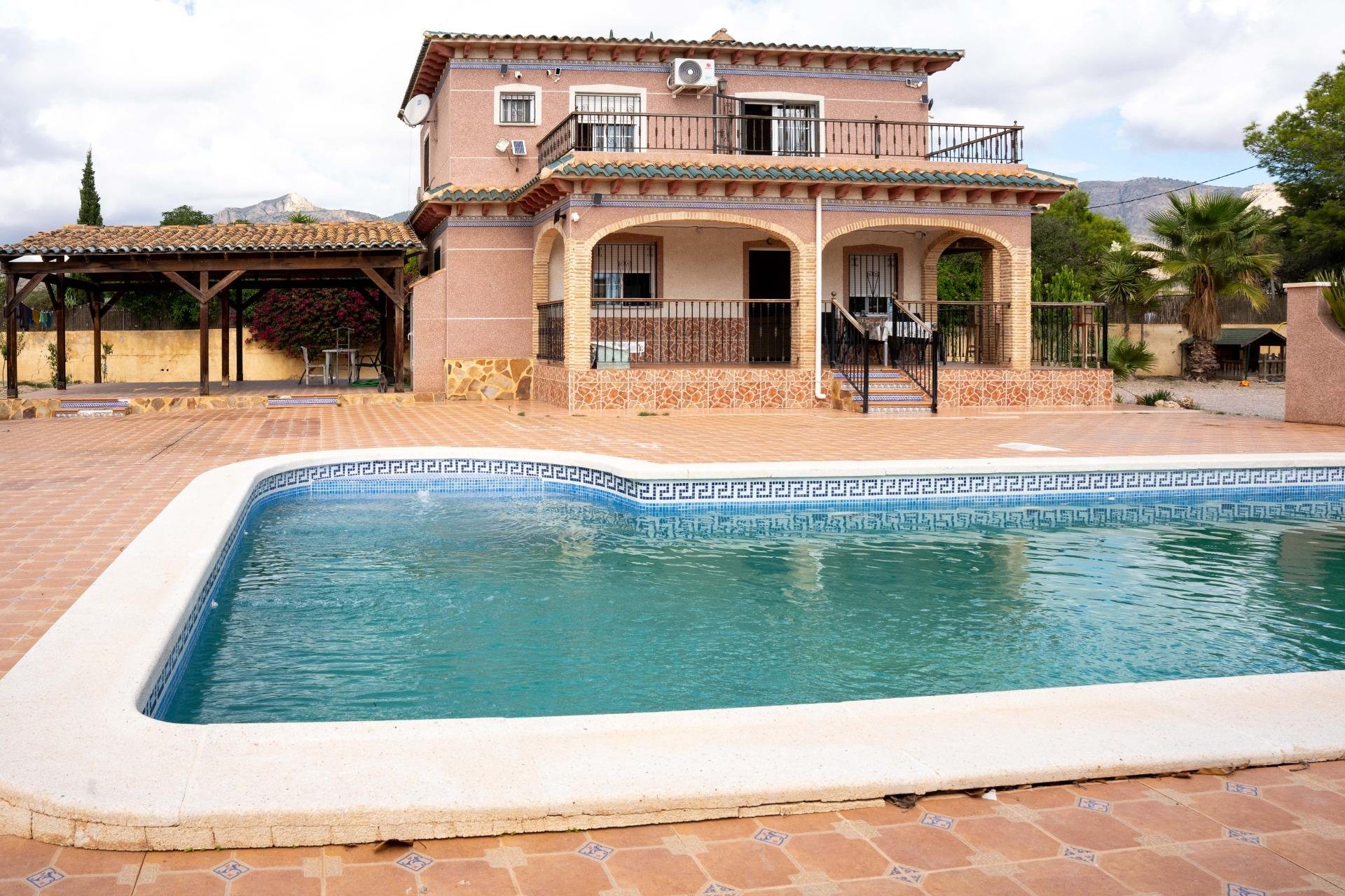 Resale - Chalet - Albatera - Partida lomas